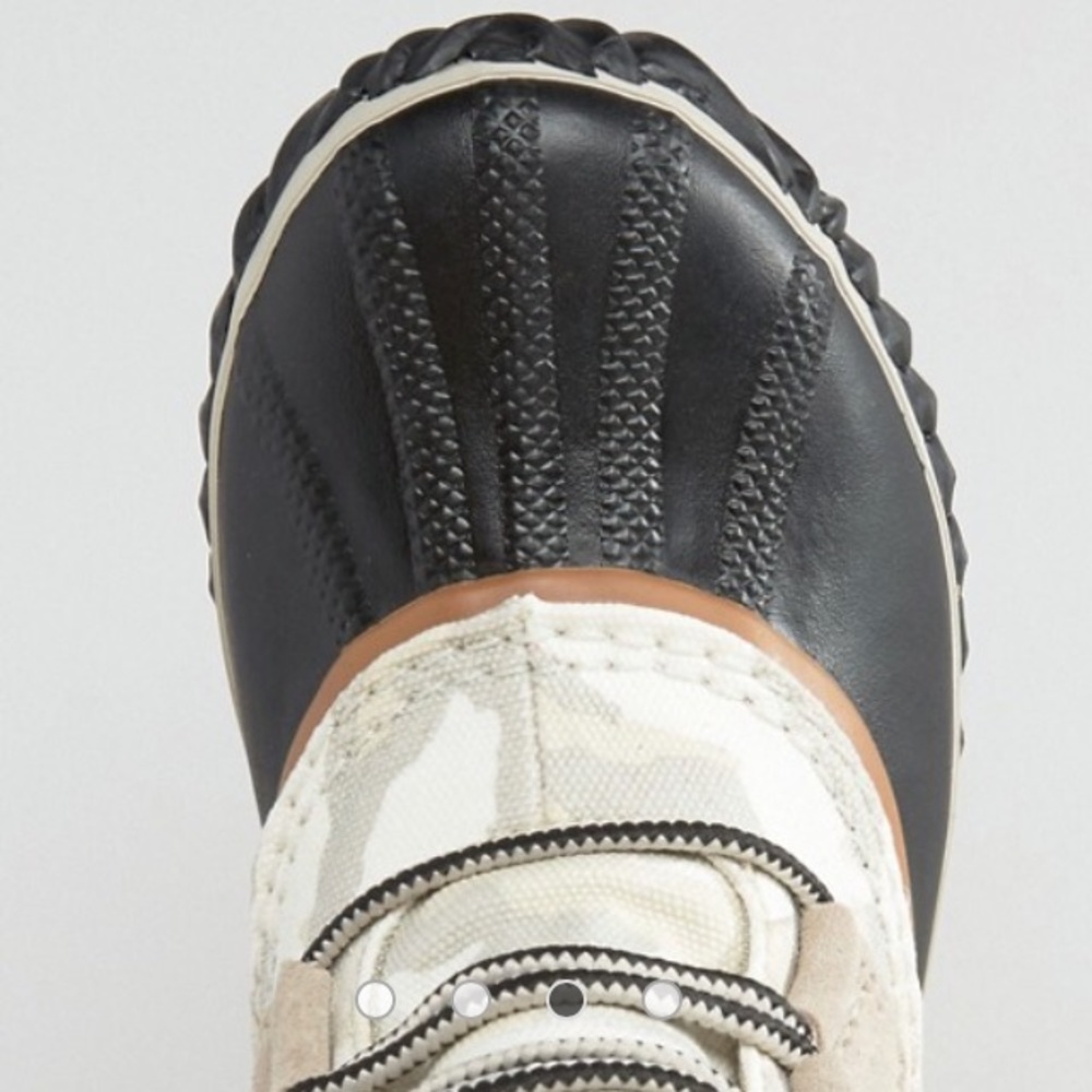 Sorel Out N About Canvas Lace Up Ankle Boots 9 & 8 - Picture 3 of 8